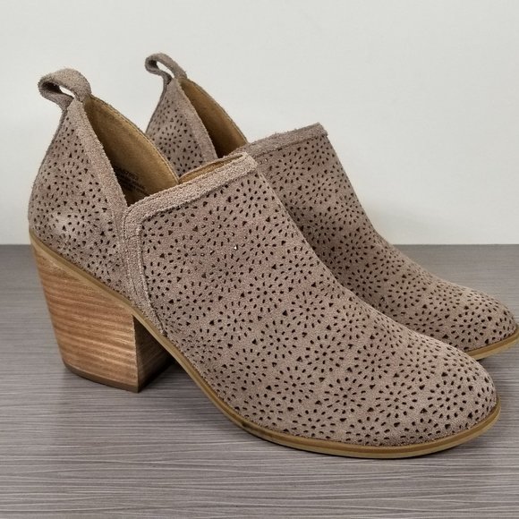 Susina Camden Perforated Block Heel Booties, Tan Suede, Womens Size 9.5 M - Picture 3 of 11